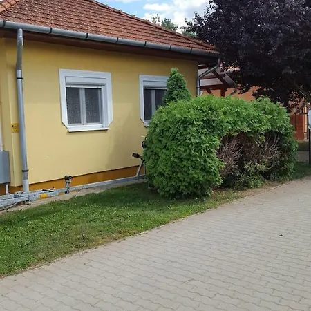 Juli Vendeghaz Guest house Abadszalok